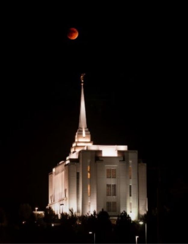 Image of red moon over Rexburg Temple.